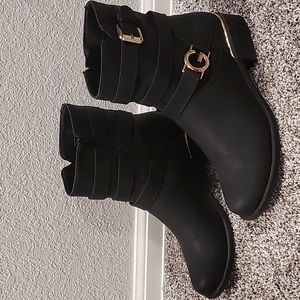 Guess boots 🖤
